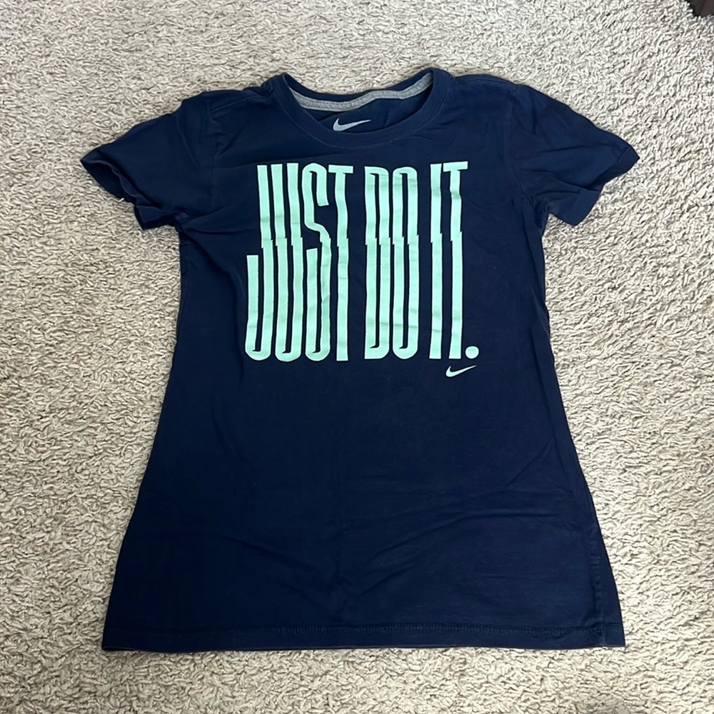 Xs slim fit cotton Nike shirt